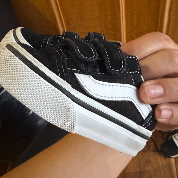 Vans - Picture 3 of 5